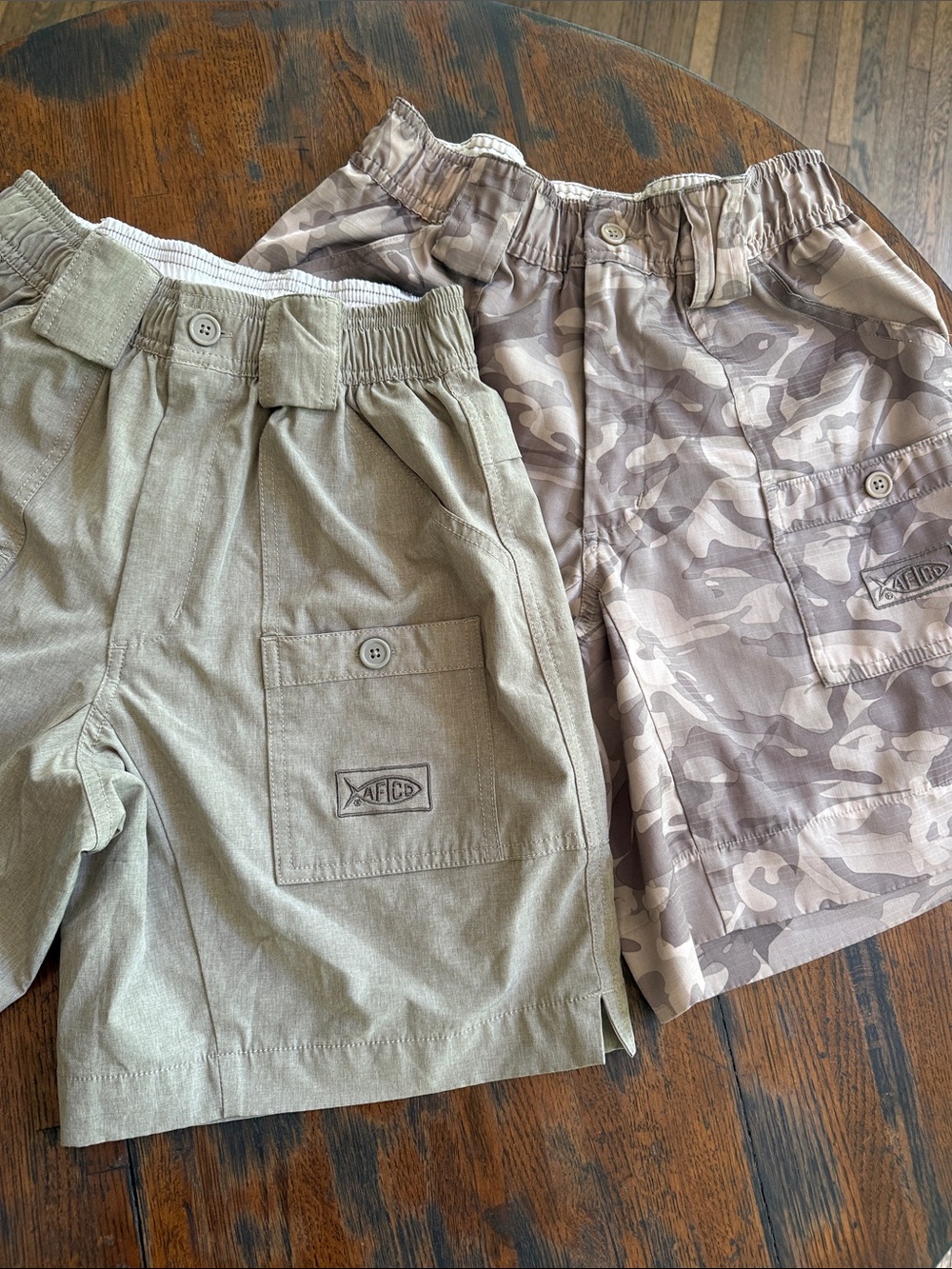 AFTCO Khaki & Tan Camo Men's Athletic Shorts Set
